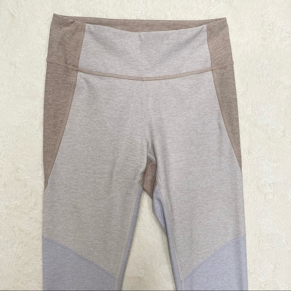 Outdoor Voices oatmeal Tri-tone 7/8 high rise leggings tan gray small - Picture 5 of 10